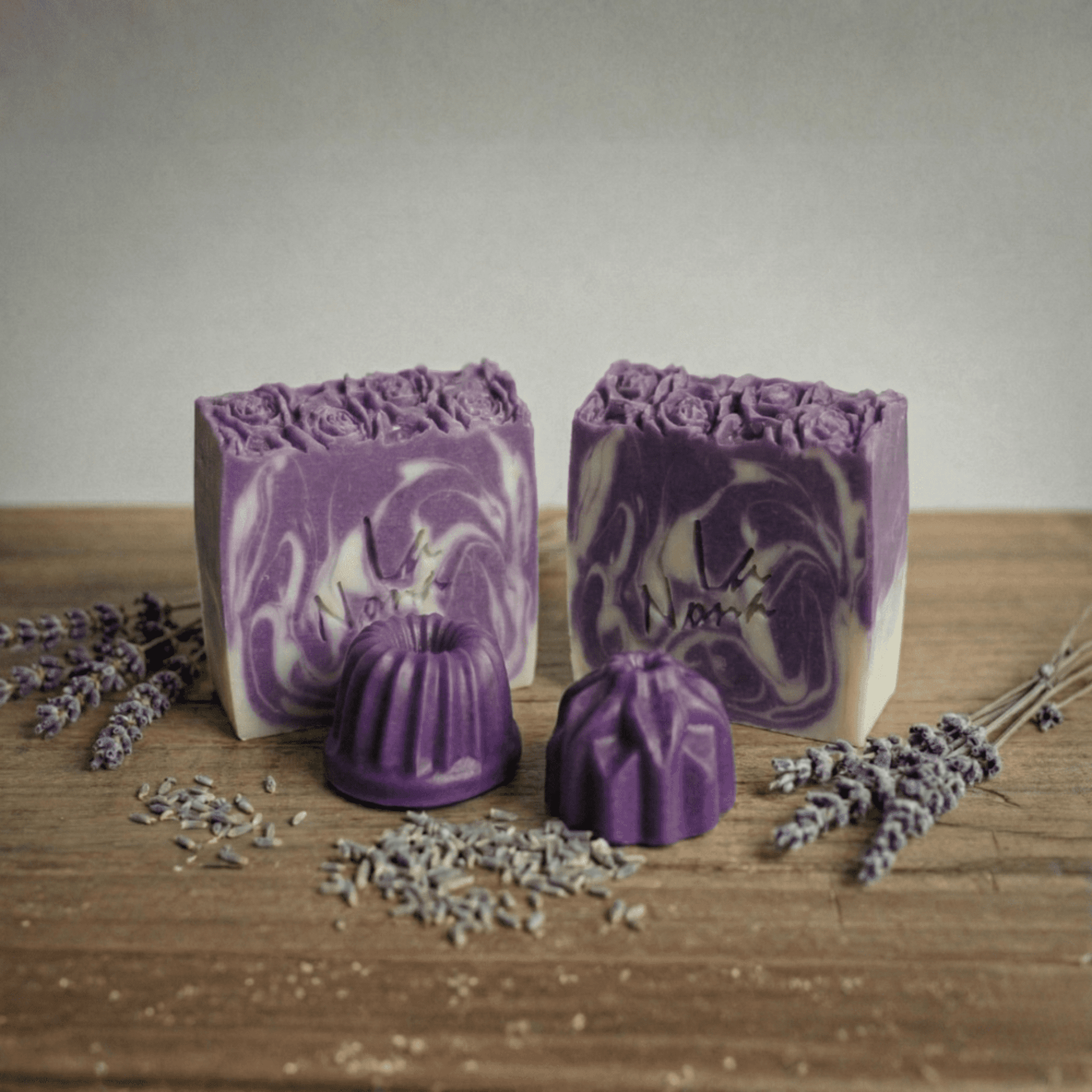 Jabón artesanal "Pausa" de Lavanda, Manzanilla, Avena y Kombucha - 1